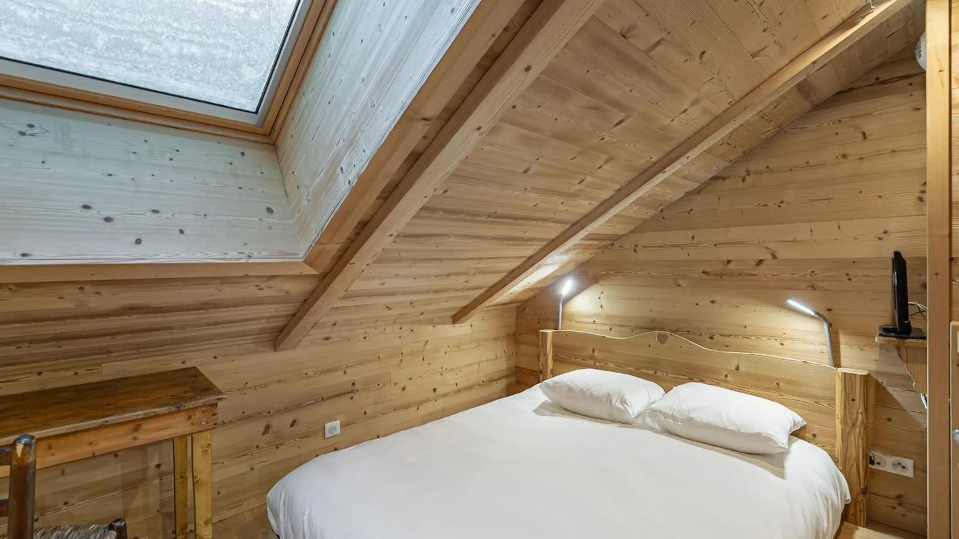 Charmant Duplex 4 Chambres - Proche Centre Et Telesiege - Parking, Wifi, Non Fumeur - Fr-1-565-78 Les Allues 0*,